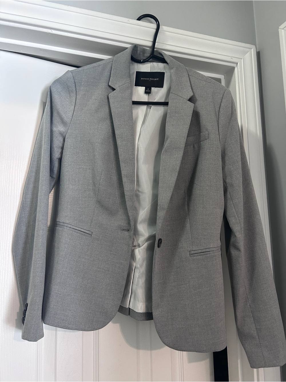 Banana Republic Light Gray Women's Tailored Blazer
